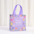 Close-up of lavender non-woven bag featuring floral prints and Best MOM In The World text - Purple Tiny Floral Letter (9065-2) / 20x20x9cm