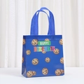 Bolsa de regalo azul Happy Birthday de tela no tejida con dibujos de galletas - Estilo de Cumpleaños de Galleta Azul (9066-1)