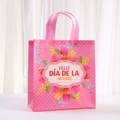 Roze Moederdag cadeauzak van vliesstof met witte stippen en een boeket kleurrijke tulpen - 29x27x12 / Roze Stippen Tulp Stijl (5066-3)