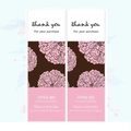 Détail des étiquettes florales rectangulaires pour emballage cadeau avec texte OPEN ME - Style Floral Rose (Style 1)