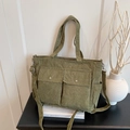 Borsa tote in velluto a coste verde erba con grandi tasche e tracolla regolabile - Verde