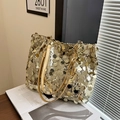 Glitzernde champagner-goldene Pailletten-Tragetasche mit glänzendem Metallgriff - Gold