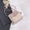 Mini borsa a secchiello crema e rosa con fibbia a cuore e ciondolo gatto peluche - Con Ciondolo / Rosa