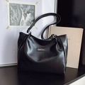 Bolso tote chic de cuero PU negro de gran capacidad con etiqueta de moda trendy - Sin colgante / Negro