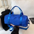 Borsa sportiva cilindrica blu brillante in nylon impermeabile con tracolla regolabile - Blu Grande