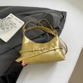 Schicke goldene Metallic Hobo Tasche mit Doppelriemen und Schnallen im Retro-Stil - Gold