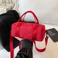 Borsa a cilindro rosso vivace minimalista con tracolla rimovibile per fitness e viaggi - Rosso Piccolo