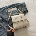 Cremeweißer Vintage Lederrucksack mit niedlichen 3D-Bärenmustern und verstellbaren Trägern - Cremeweiß (Ohne Anhänger)
