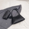 Bolso tote trenzado negro de gran capacidad con neceser a juego en estilo moderno - Negro