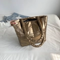 Gewatteerde metallic bronzen tote bag met dikke handvatten en ritssluiting - Goud