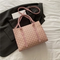 Bolso tote rosa con estampado de letras M y detalles metálicos dorados chic - Rosa