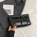 Elegante pochette trapuntata nera lucida stile piumino per la moda invernale - Nero
