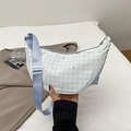 Blaue karierte Halbmond-Tasche mit bunten Sternen und verstellbarem Tragegurt - Blau Ohne Anhänger