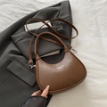 Bolso bandolera de cuero marrón en forma de medialuna con asa superior de moda - Marrón