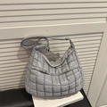 Bolso hobo acolchado elegante en nylon azul grisáceo claro con diseño de rejilla - Gris
