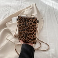 Borsa porta cellulare leopardata con tracolla a catena dorata e fantasia maculata - Marrone (Stampa leopardata)