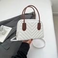 Borsa a conchiglia bianca trapuntata con manici marroni e tracolla rimovibile - Bianco