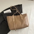 Retro woven large capacity tote bag in dark khaki leather with shoulder straps and tassel - Khaki