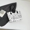 Borsa tote graffiti bianca con stampe artistiche nere e tracolle sottili lunghe - Bianco Senza Pendente