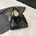 Zwarte shopper met grote ronde pailletten en geweven schouderband op grijs colbert - Zwart