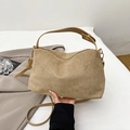 Borsa tote in pelle scamosciata kaki con dettagli dorati e doppia tracolla versatile - Cachi