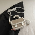 Borsa a sella in camoscio kaki con bordo in shearling bianco e mini portamonete - Bianco