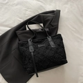 Große schwarze Shopper-Tasche mit Seifenblasen-Textur und Pailletten von Tidal Dryness - Schwarz ohne Anhänger