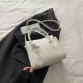 Bolso de mano blanco de piel sintética con motivo de cocodrilo y correa desmontable - Blanco
