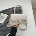 Bolso acolchado blanco moderno con cierre dorado y asa para moda femenina - Blanco