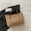 Retro corduroy draagtas in beige met donkerbruine lederen riemen en klinknagels - Bruin