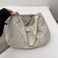 Bolso de hombro media luna en nailon blanco crema con pliegues y correa ajustable - Blanco