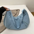 Bolso bandolera de media luna grande de nailon azul claro con correa ajustable y cremallera - Azul