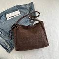 Braune Shopper-Tasche mit Leoparden-Prägung, gepunktetem Tuch und Suede-Oberfläche - Braun mit Anhänger