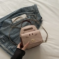 Minimochila rosa de gato con correa de cadena y bordado facial decorativo - Caqui