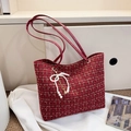 Sac fourre-tout élégant en tweed bordeaux avec nœud en perles et fines bandoulières - Avec Pendentif Noeud en Perle (Rouge) / Rouge