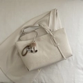 Chic cream tote bag with leopard embossing and cute sheep charm for women - With Pendant / Off White