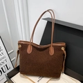 Bolso tote marrón oscuro de piel sintética con correas de cuero y ojales metálicos dorados - Marrón
