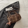 Borsa a tracolla retrò a quadri marroni in peluche con manici in pelle e dettagli oro - Marrone