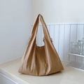 Grand sac fourre-tout kaki minimaliste avec texture plissée et cordons de serrage latéraux - Khaki