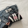 Borsa bowling sportiva nera con profili rosa e toppa numero 96 in stile retrò trendy - Nero