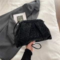 Borsa a nuvola con stampa leopardata nera, design a pieghe e tracolla sottile da donna - Nero