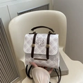 Schicker karierter Mini-Rucksack mit Lederbesatz und Hunde-Print für den Alltag - Weiß