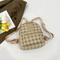 Zaino chic con motivo a lettere beige e marrone con logo M dorato e spalline - Cachi