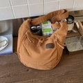 Borsa a tracolla vintage marrone caramello con cerniere a nappa e grande capacità interna - Marrone