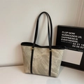 Minimalist marble pattern tote bag with black leather trim and golden metal handles - No Pendant / Green