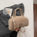 Beige Plüsch Handtasche aus Kunstfell mit Lederriemen und Mode-Label-Detail - Khaki Ohne Anhänger