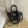 Sac seau plissé en cuir grainé noir avec détails argentés et mini pochette assortie - Noir