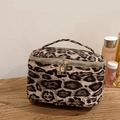 Trousse à maquillage léopard élégante avec zips dorés et une poignée solide - Blanc léopard