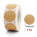 Détail d'un rouleau d'autocollants ronds en papier kraft de 2,5 cm de diamètre - Kraft Round (F-32)