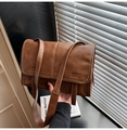 Borsa tote retrò in pelle marrone invecchiata con trama stropicciata e tracolla - Marrone